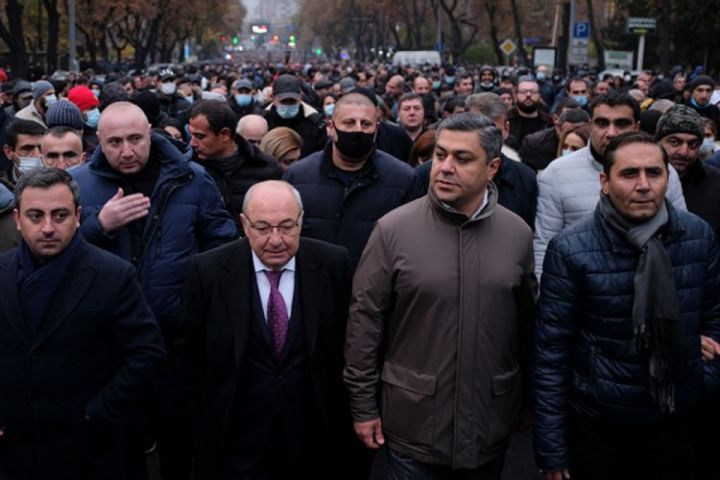 Azərbaycan XİN Ermənistanda baş verənlərə münasibət bildirib