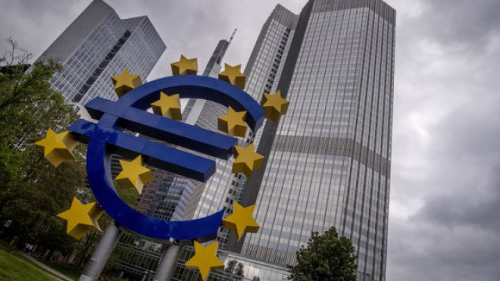 Avropa Mərkəzi Bankı üç il ardıcıl zərər açıqlayıb, sədri  isə illik 702 min dollar maaş alıb